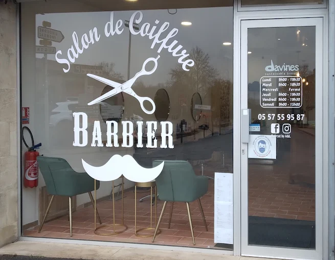 Coupe de cheveux Coiffeur Villegouge